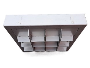 Pokrov za polnjenje z ojačanim dnom in jekleno armaturo brez oljnega roba DIM: 400 X 400 X 120mm INOX