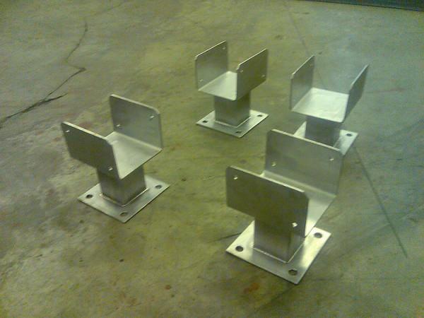 Podstavki lesenih tramov PESKAN INOX