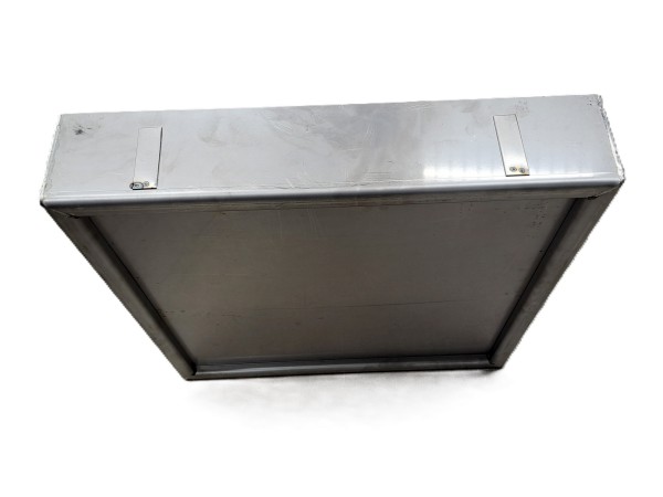 OLJNI JAŠEK - POKROV  z dnom in jekleno armaturo 400 X 400 X 120mm INOX