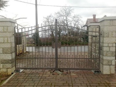 Vrata-(metalna)
