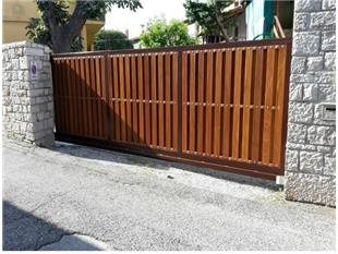 Cancello Scorrevole combinazione acciaio - legno