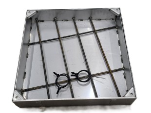 OLJNI JAŠEK - POKROV  z dnom in jekleno armaturo 400 X 400 X 120mm INOX