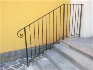 Kovana ograja stopnišča - vroče cinkana ,barvana in patinirana