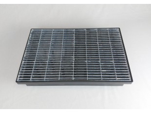 Predpražnik VROČE CINKAN s PVC koritom 580 x 370 x 100mm