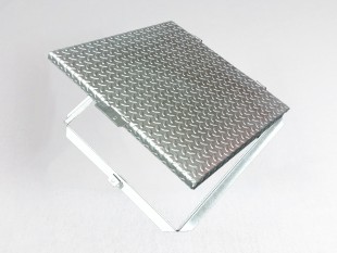 POKLOPAC METALNI VRUĆE CINČANI 440mm X 440mm X 45mm