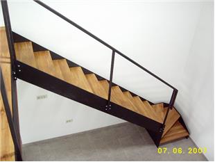Notranje kovinske stopnice ( uvrščene v katalog hiše 2007)