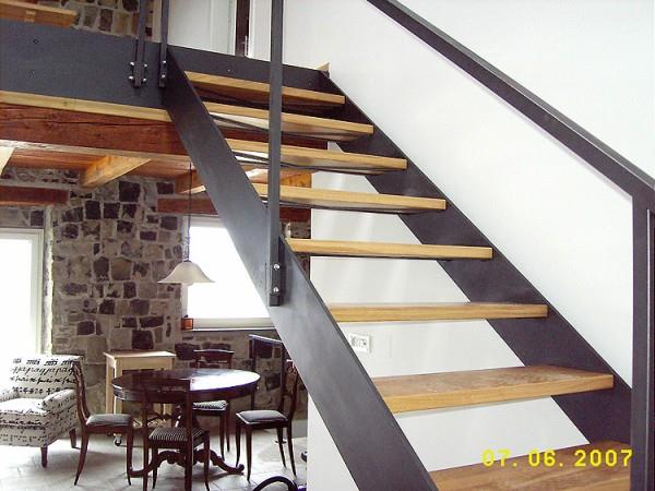 Notranje kovinske stopnice ( uvrščene v katalog hiše 2007)